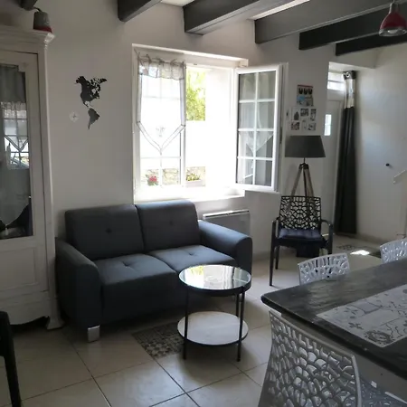 Maison Renovee Proche Pour 5 Personnes Avec Jardin A - Fr-1-823-86 * Barbatre