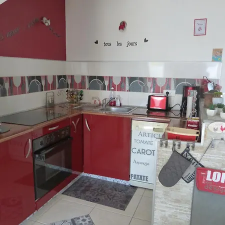 Maison Renovee Proche Pour 5 Personnes Avec Jardin A - Fr-1-823-86 Ferienhaus